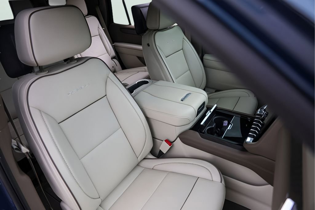 Used 2026 GMC Yukon Denali w/ Denali Reserve Package image 36