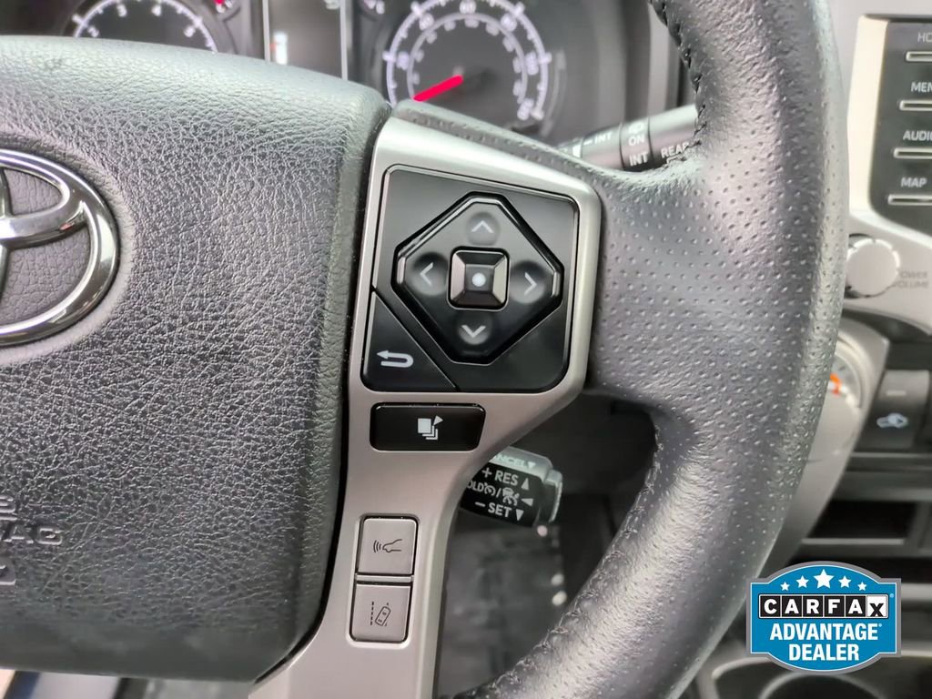 Used 2022 Toyota 4Runner SR5 Premium w/ Moonroof Package AWD/4WD image 17