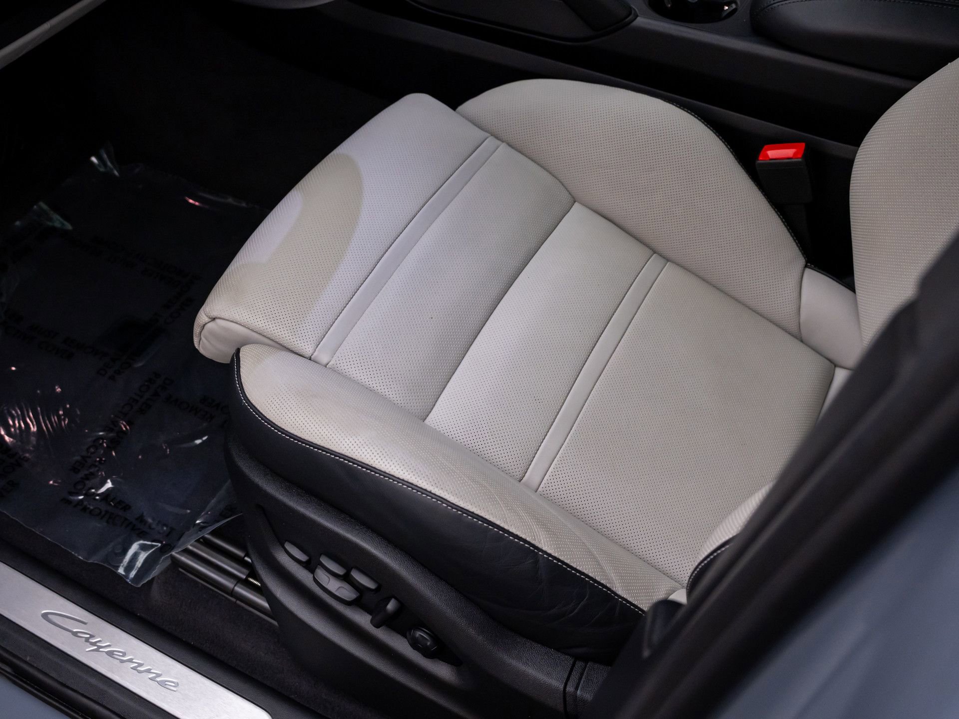 Certified 2025 Porsche Cayenne Coupe AWD/4WD image 14