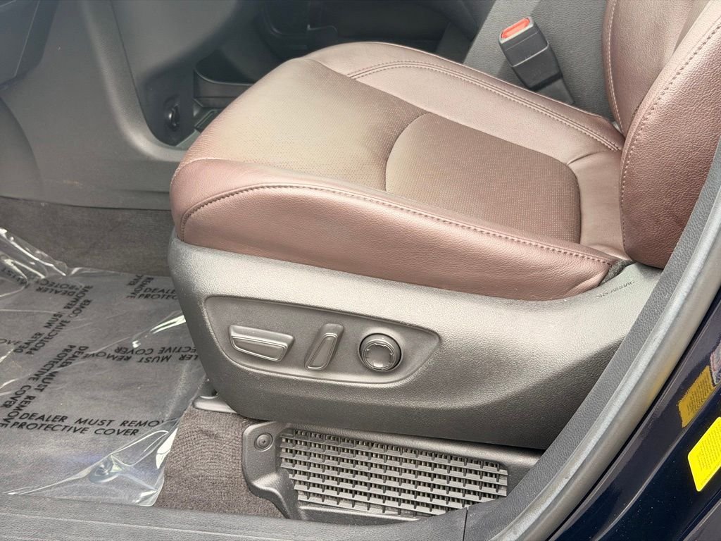 Certified 2024 Toyota Sienna Platinum FWD image 25
