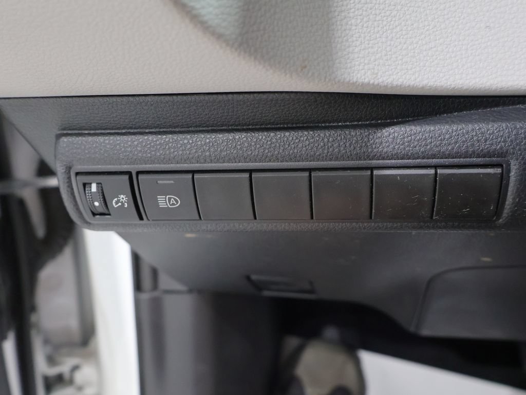 Used 2022 Toyota Corolla LE w/ Carpet Mat Package (TMS) FWD image 30