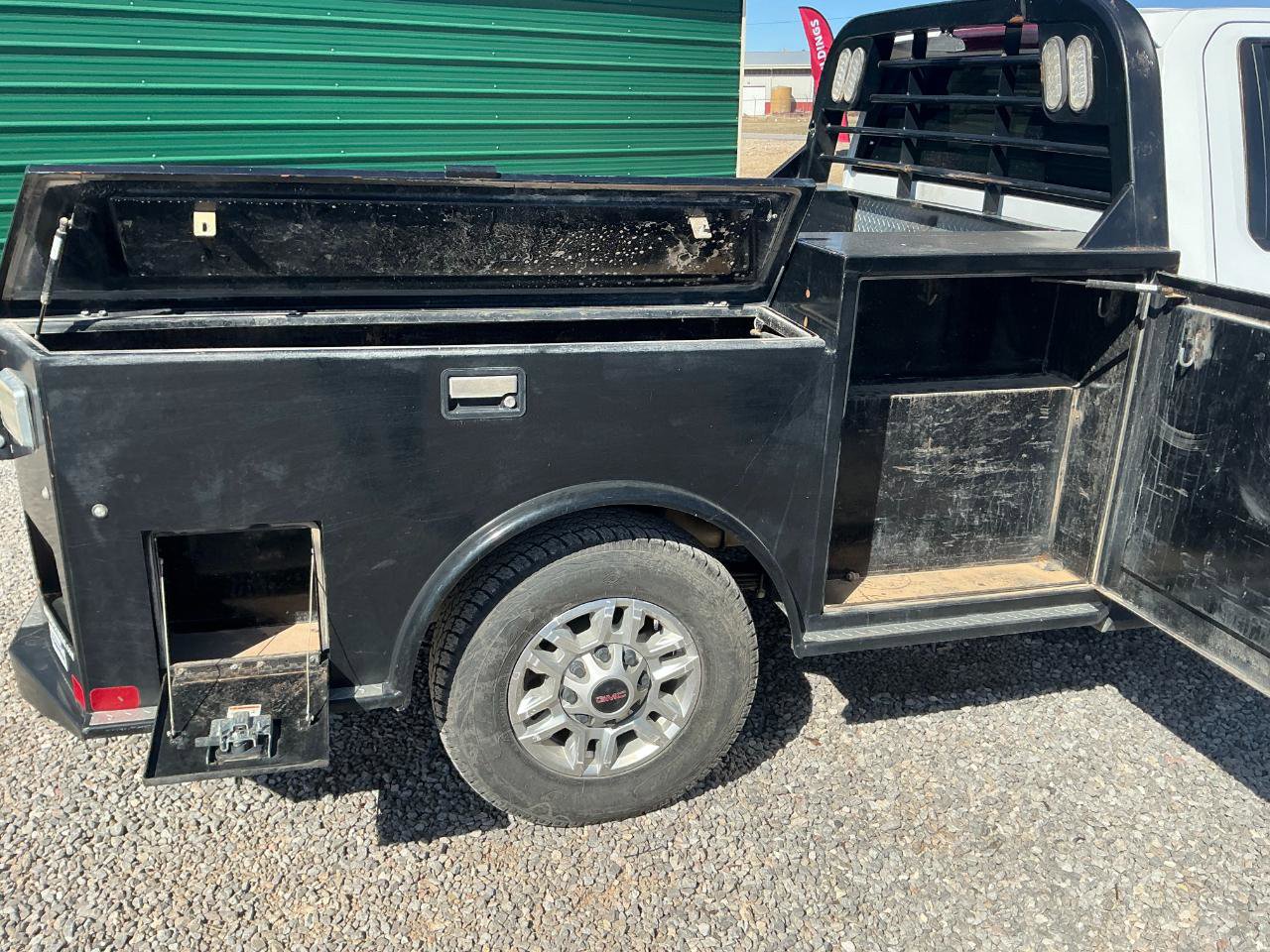 Used 2023 GMC Sierra 2500 Pro w/ Convenience Package image 5