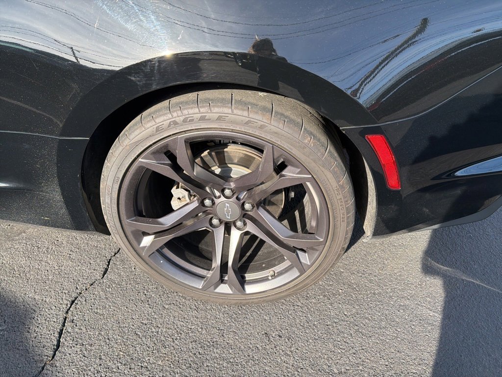 Used 2020 Chevrolet Camaro LT image 11