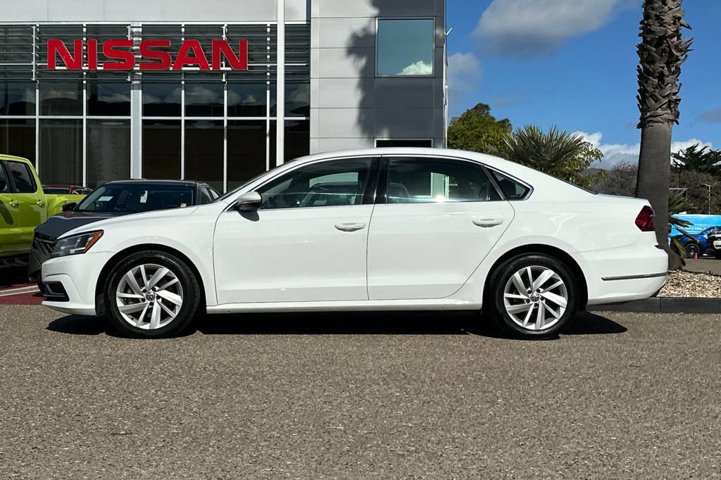 Used 2018 Volkswagen Passat 2.0T SE image 7