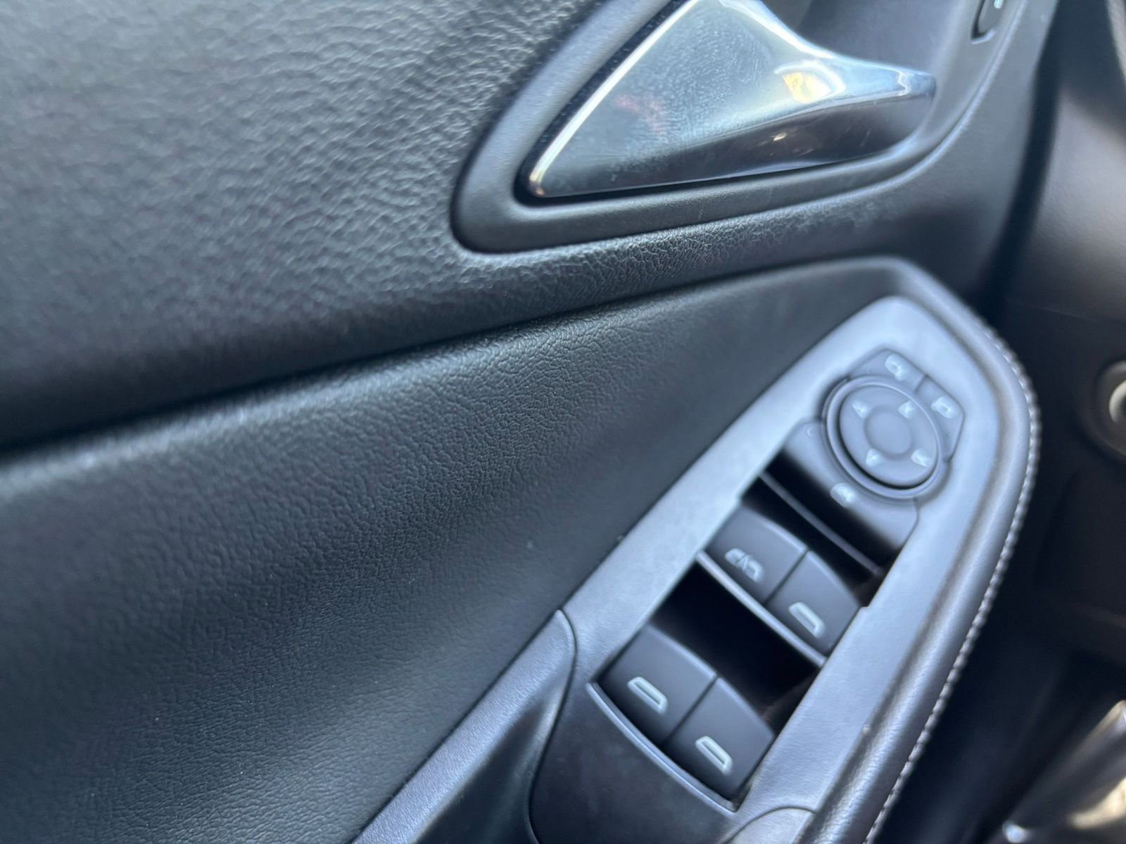 Used 2025 Buick Encore GX Preferred FWD image 18