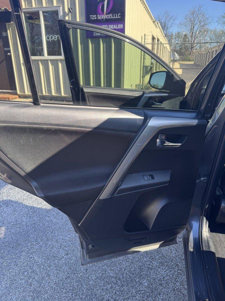 Used 2015 Toyota RAV4 XLE image 11