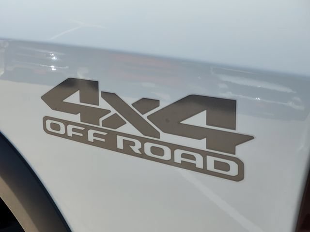 Used 2018 RAM 2500 Tradesman w/ Chrome Appearance Group AWD/4WD image 9