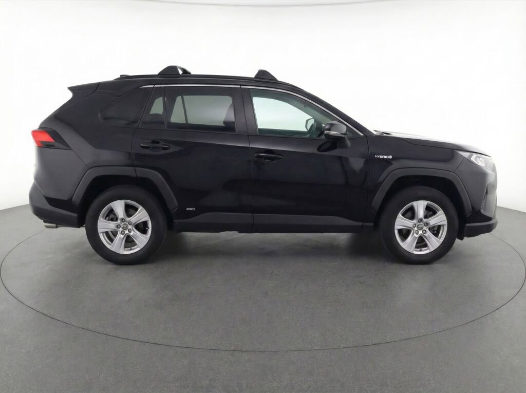 Used 2020 Toyota RAV4 LE w/ Carpet Mat Package image 40