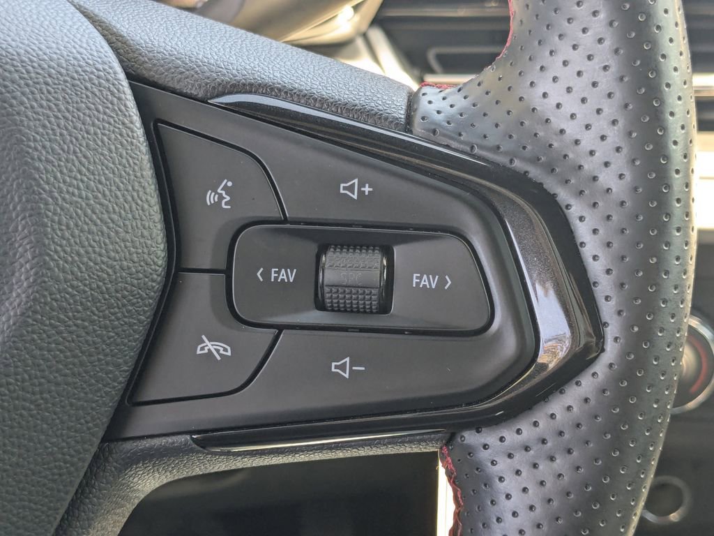 Used 2024 Chevrolet Trax RS w/ Driver Confidence Package image 12