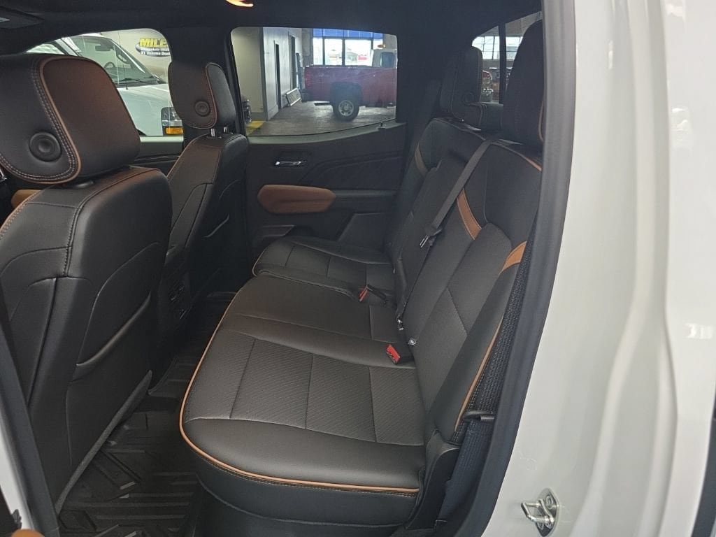 Certified 2025 GMC Canyon AT4 AWD/4WD image 17