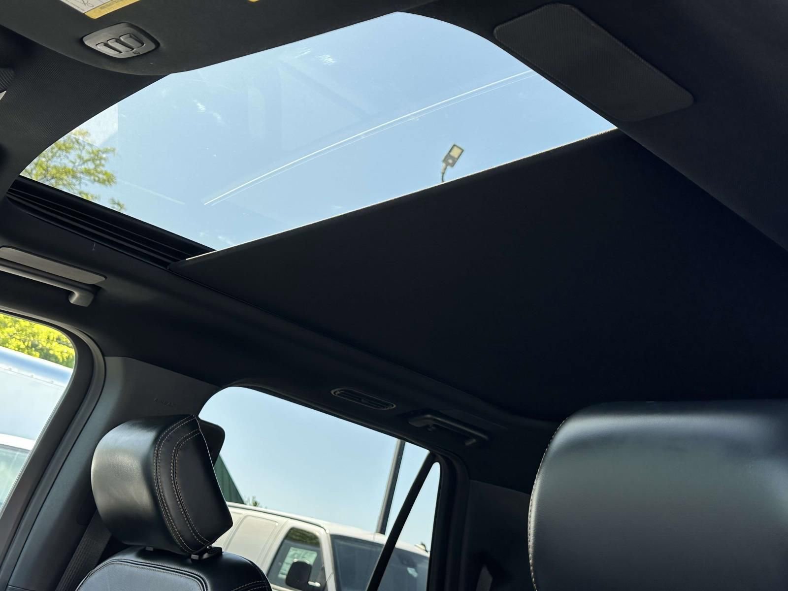 Used 2022 Ford Expedition Max Platinum AWD/4WD image 9