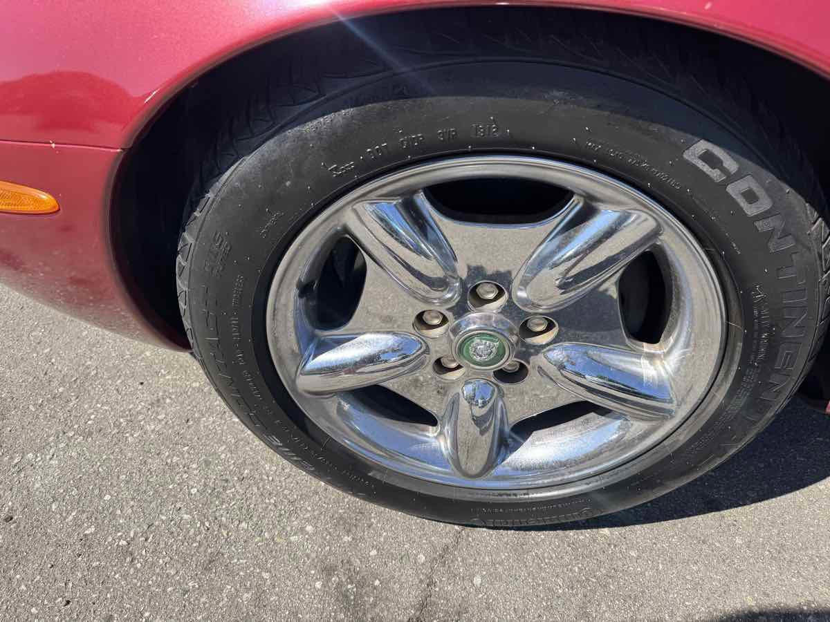 Used 1999 Jaguar XK8 Convertible image 4