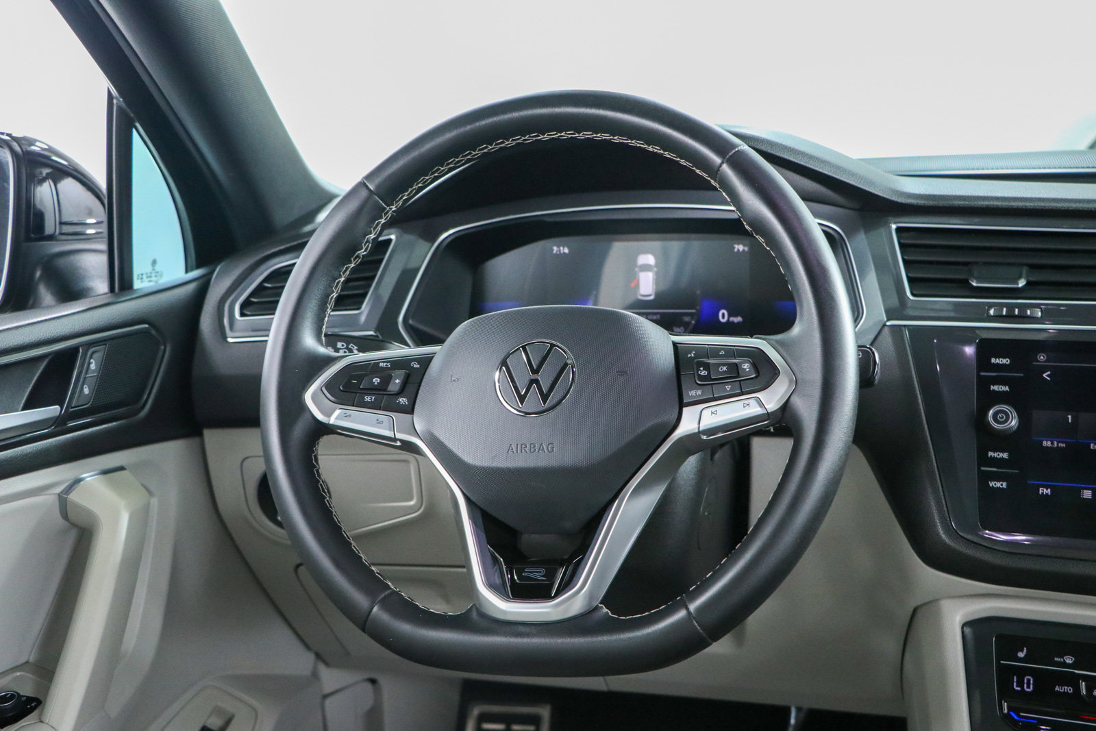 Used 2023 Volkswagen Tiguan SE R-Line FWD image 12