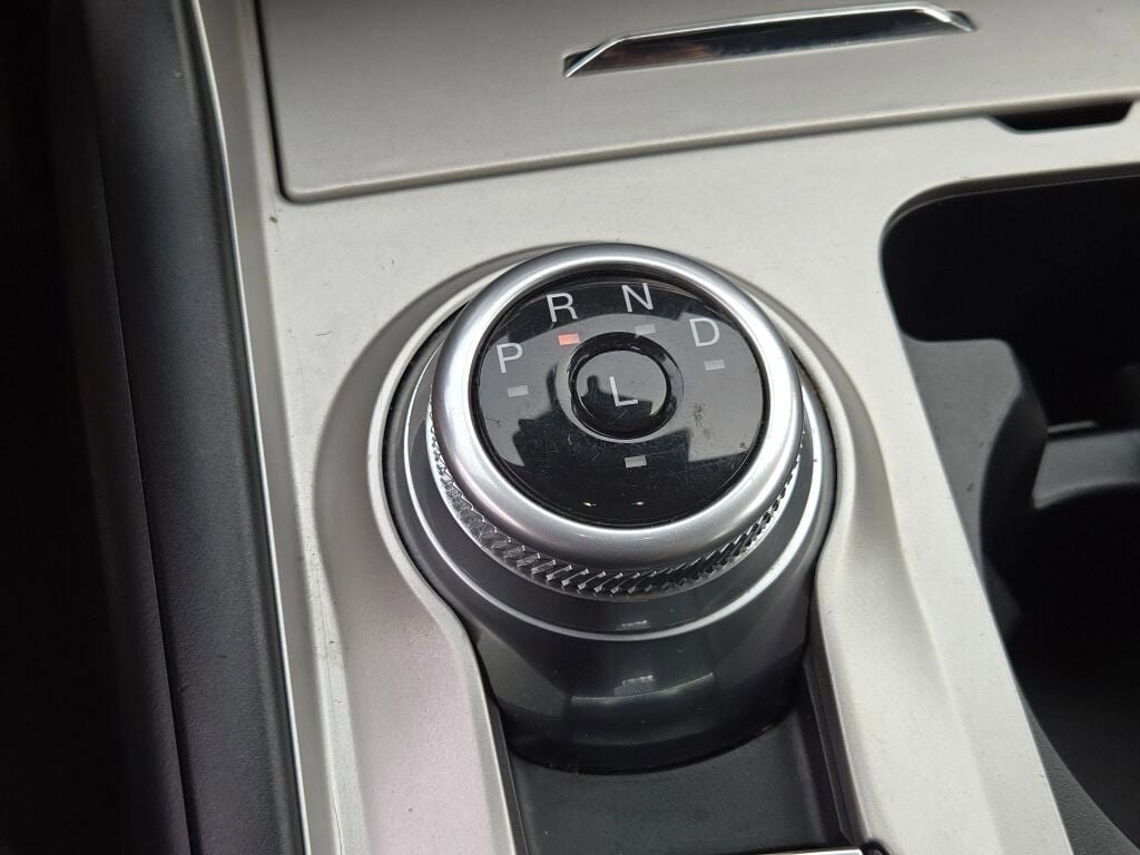 Used 2021 Ford Explorer XLT image 34