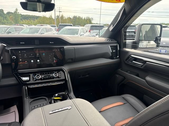 Used 2025 GMC Sierra 2500 AT4 w/ AT4 Premium Plus Package AWD/4WD image 28