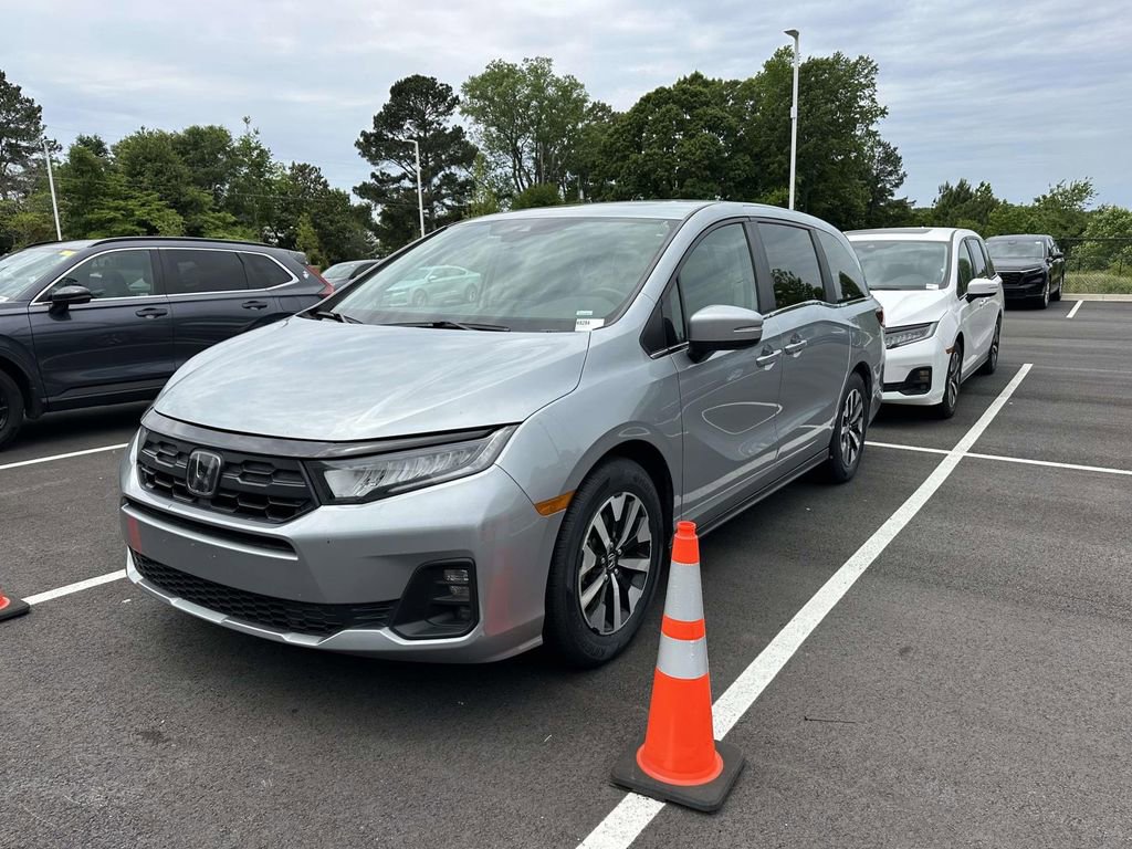 Used 2025 Honda Odyssey EX-L image 3