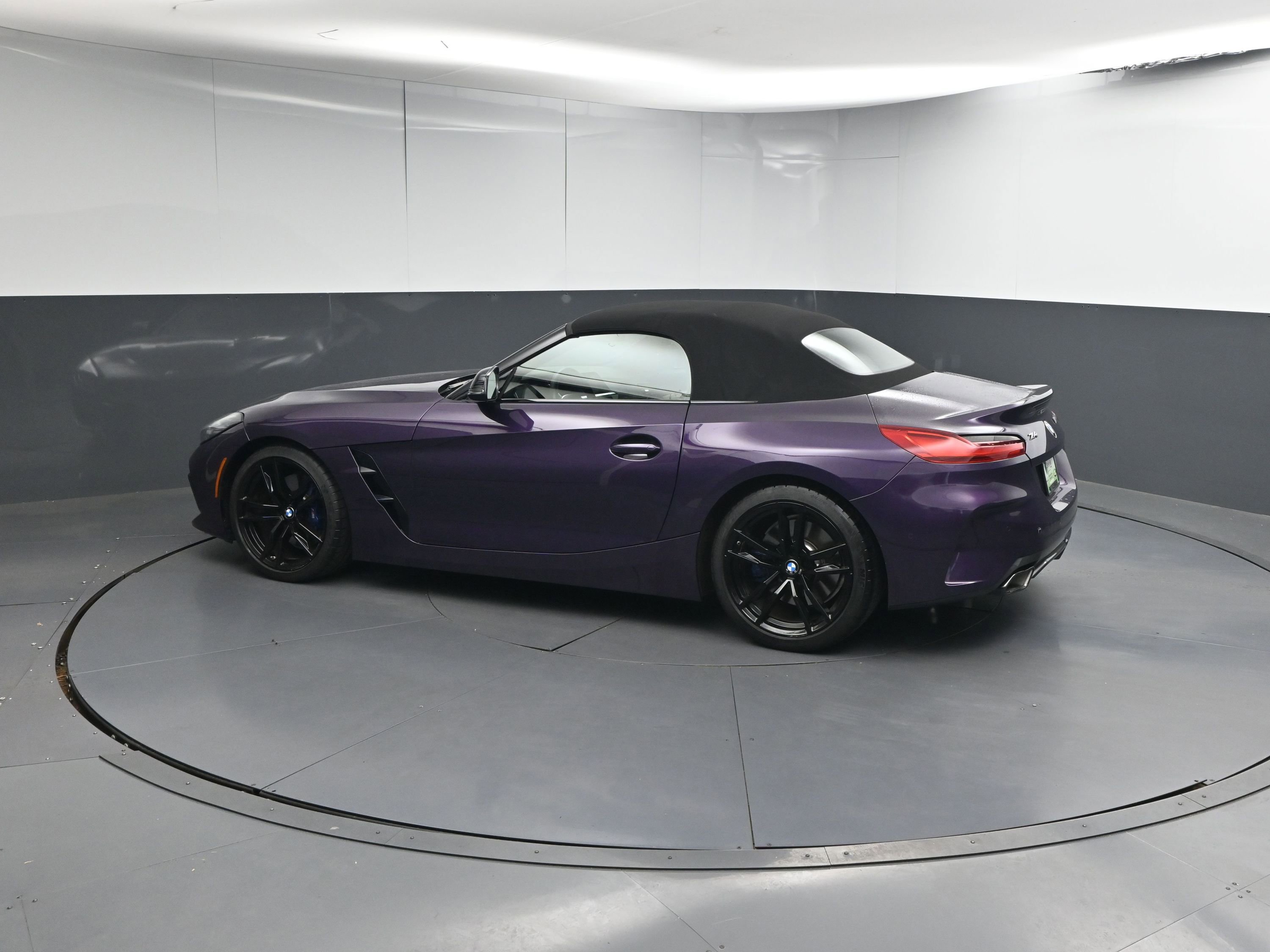 Used 2023 BMW Z4 M40i w/ Premium Package image 27