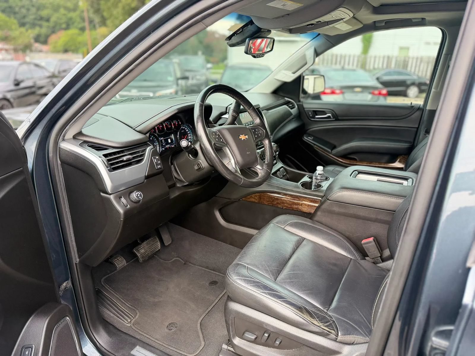 Used 2019 Chevrolet Suburban LT RWD image 26