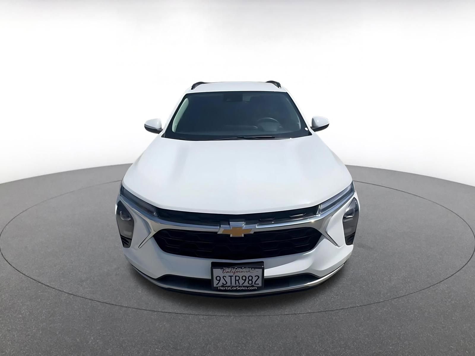 Used 2025 Chevrolet Trax LT FWD image 4