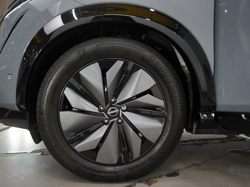 Used 2024 Nissan Ariya AWD image 32