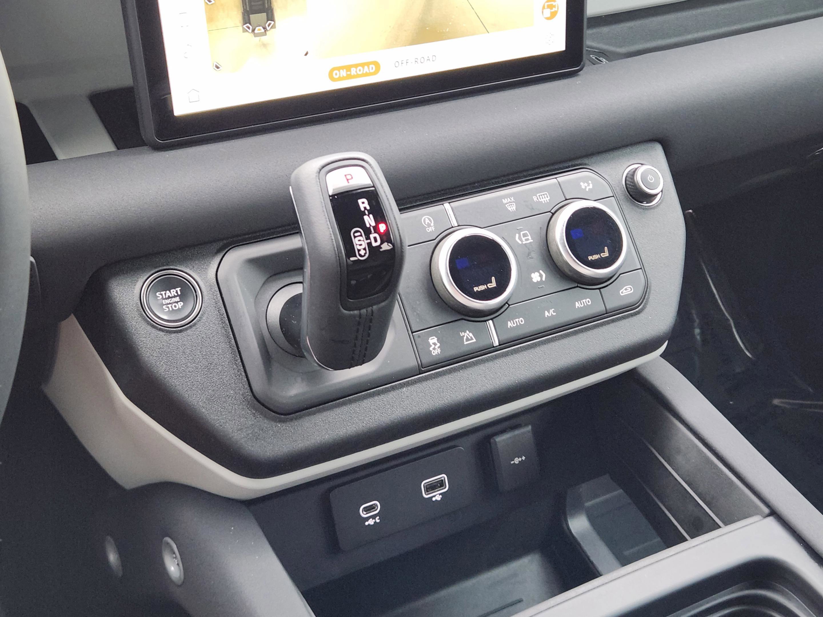 Certified 2023 Land Rover Defender 110 SE AWD/4WD image 15