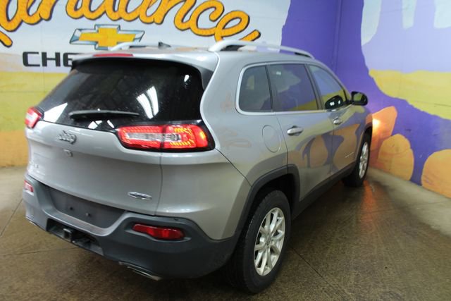 Used 2016 Jeep Cherokee Latitude w/ Comfort & Convenience Group AWD/4WD image 8