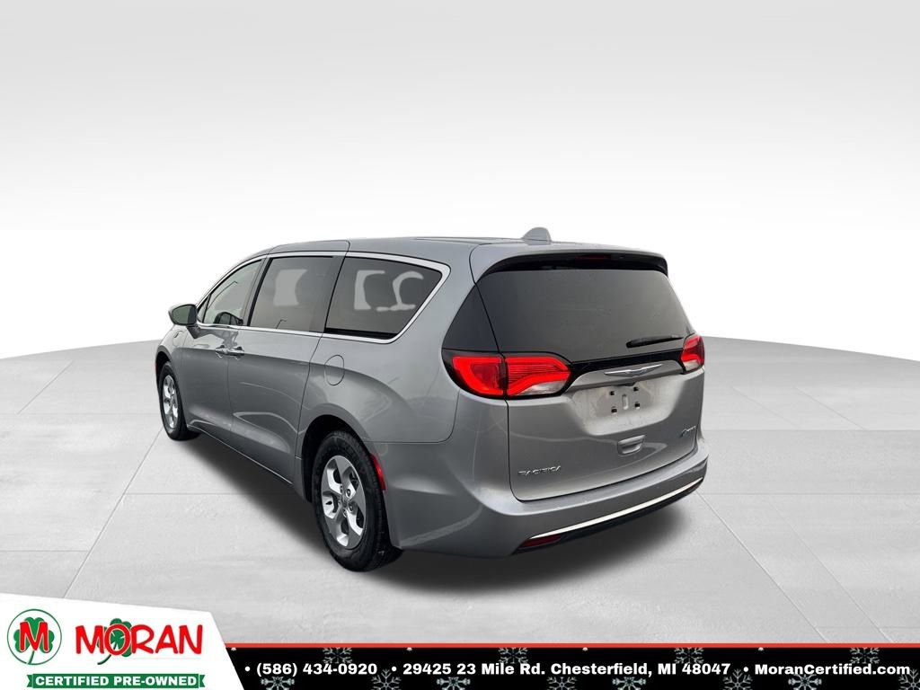 Used 2017 Chrysler Pacifica Touring Plus image 3