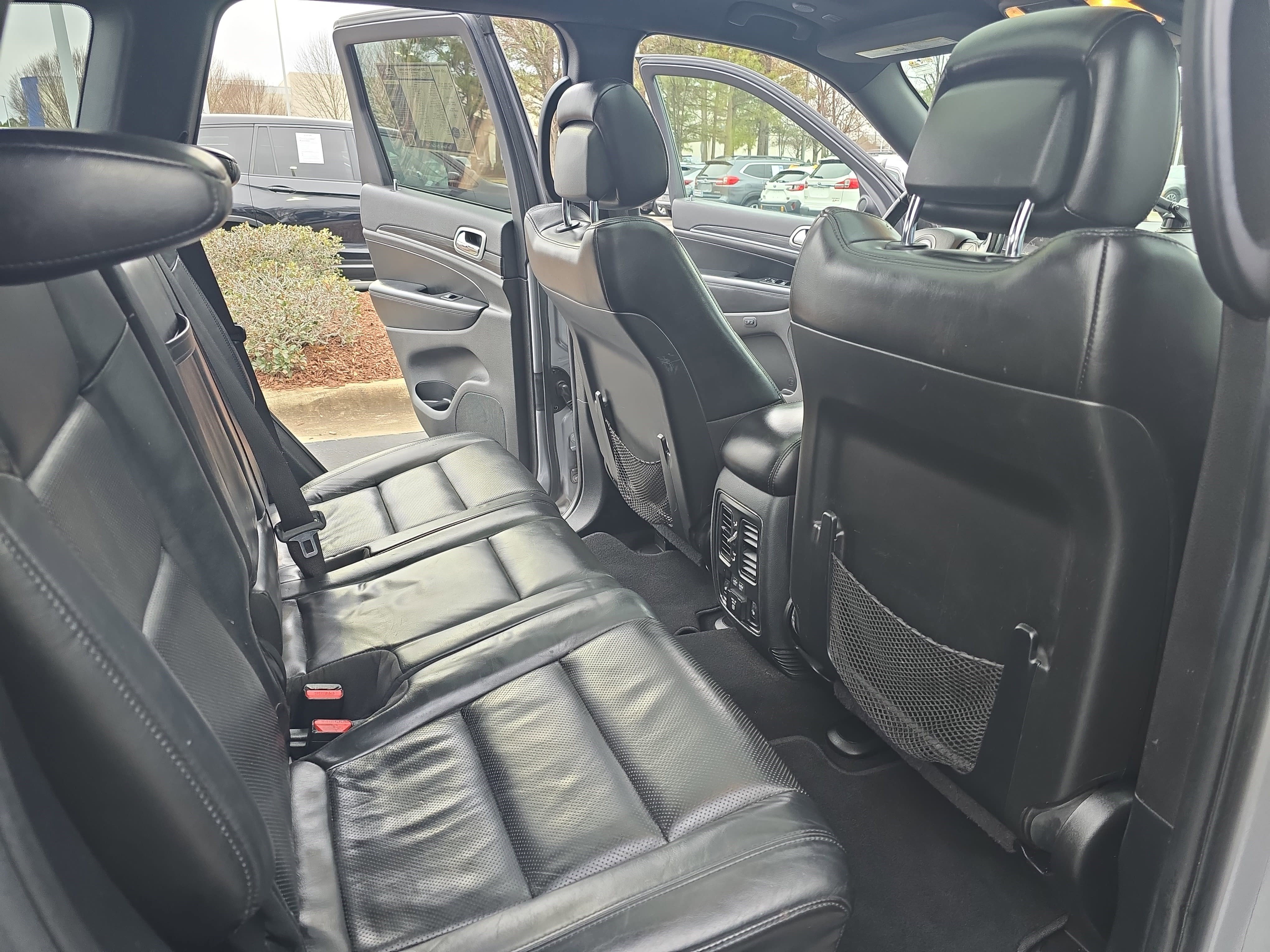 Used 2020 Jeep Grand Cherokee Limited w/ Luxury Group II image 11