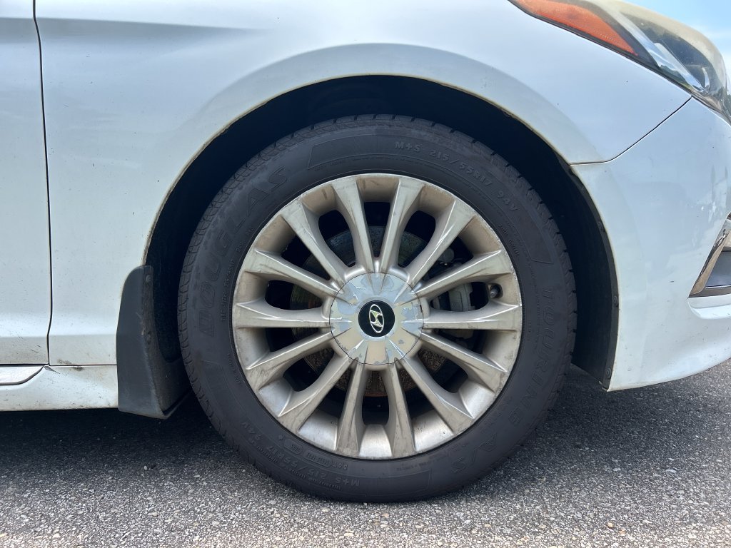 Used 2015 Hyundai Sonata Limited w/ Option Group 05 FWD image 6