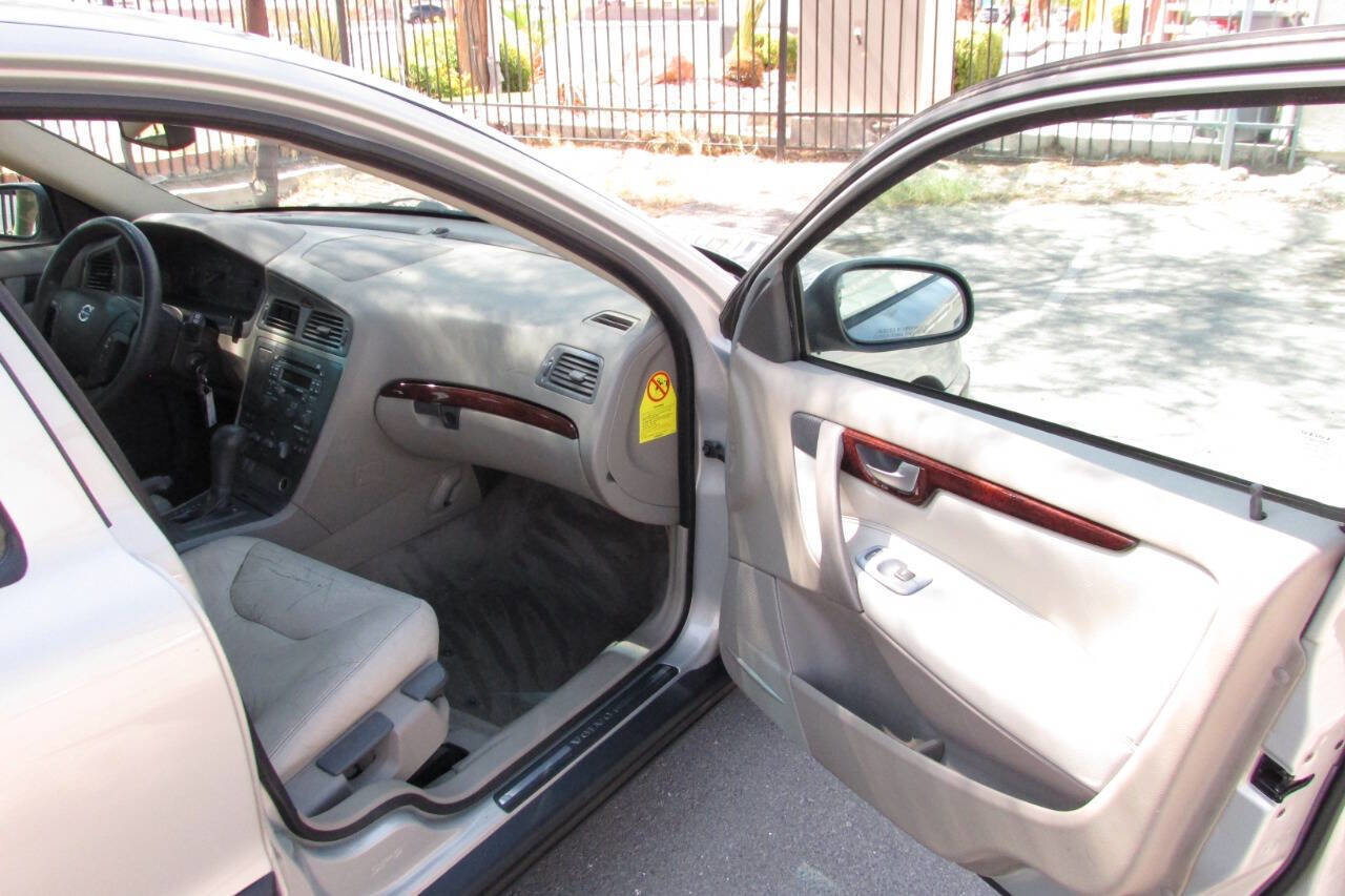 Used 2001 Volvo V70 image 20