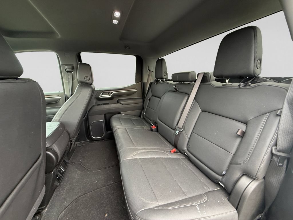 Used 2025 GMC Sierra 1500 SLT AWD/4WD image 36