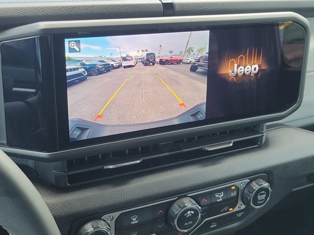 Used 2024 Jeep Gladiator Mojave AWD/4WD image 27