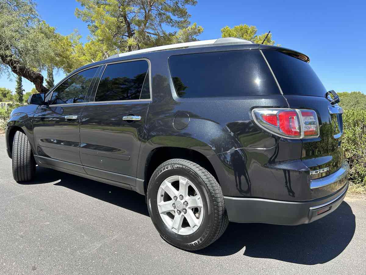 Used 2014 GMC Acadia SLE FWD image 2