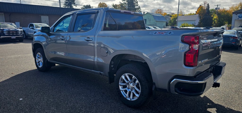 Used 2023 Chevrolet Silverado 1500 LT AWD/4WD image 6