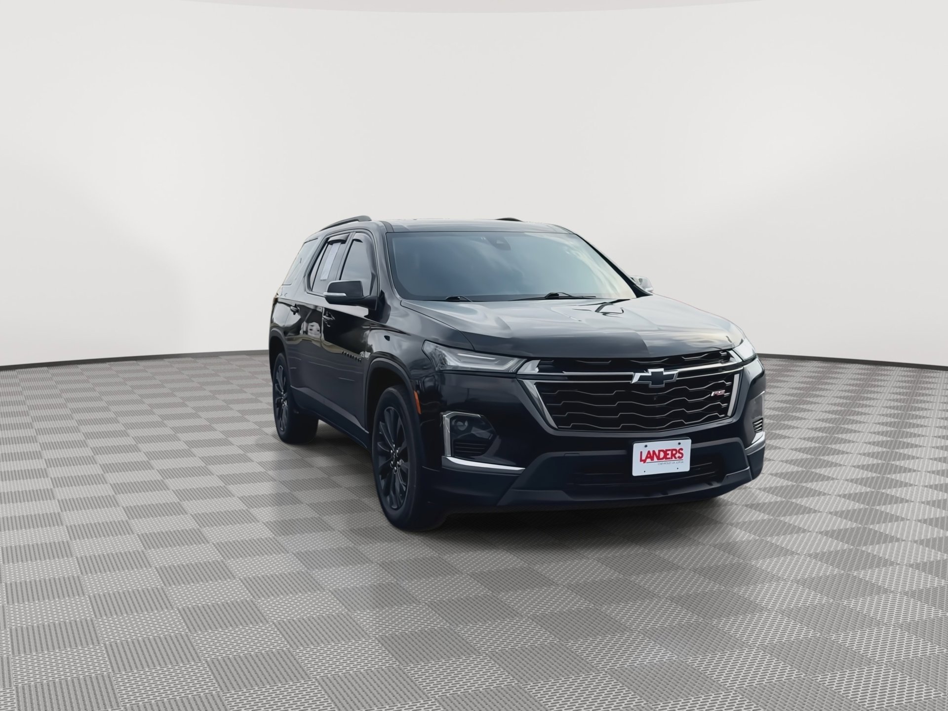 Used 2023 Chevrolet Traverse RS w/ LPO, Cargo Package AWD/4WD image 3