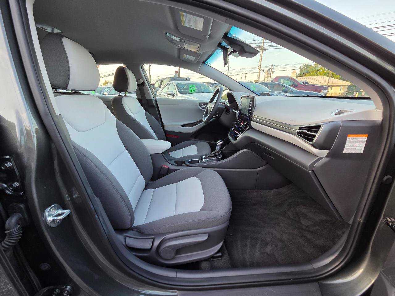 Used 2020 Hyundai Ioniq Blue FWD image 28
