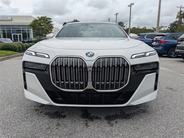 New 2025 BMW 740i image 10