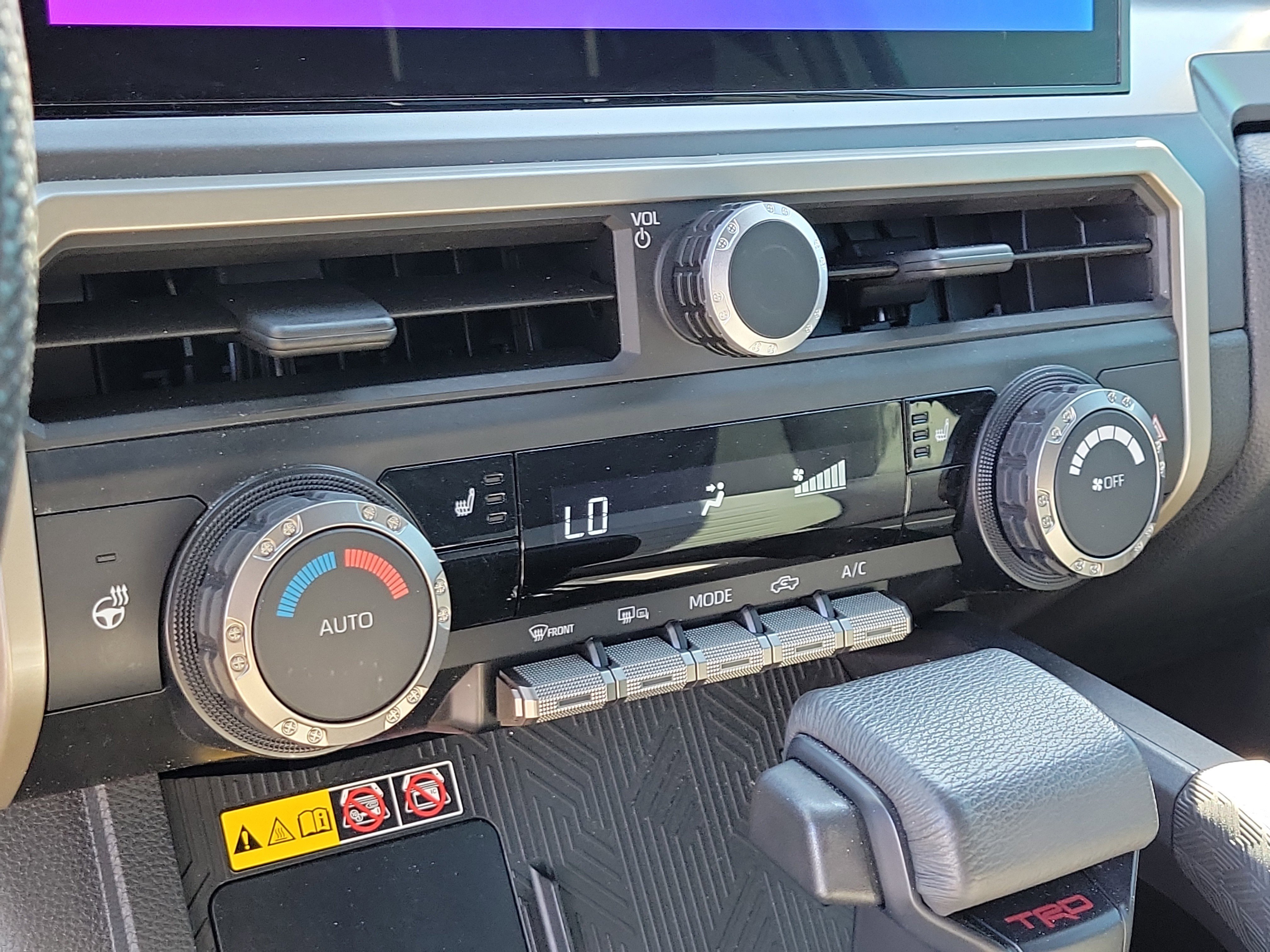 Used 2024 Toyota Tacoma TRD Sport w/ TRD Sport Upgrade Package image 27