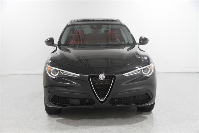 Used 2020 Alfa Romeo Stelvio Ti AWD/4WD image 2