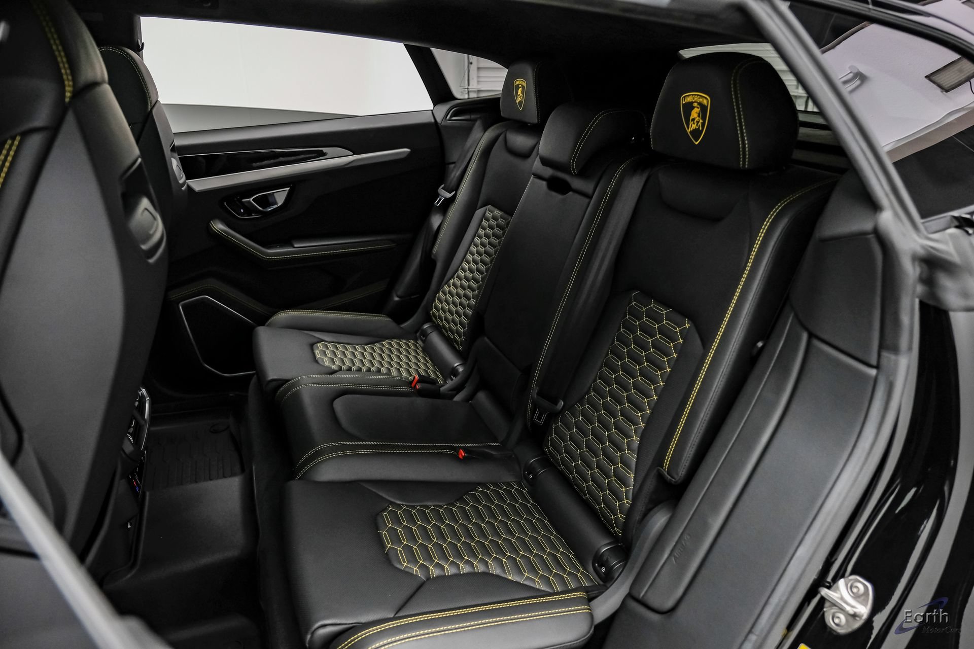 Used 2022 Lamborghini Urus AWD/4WD image 85