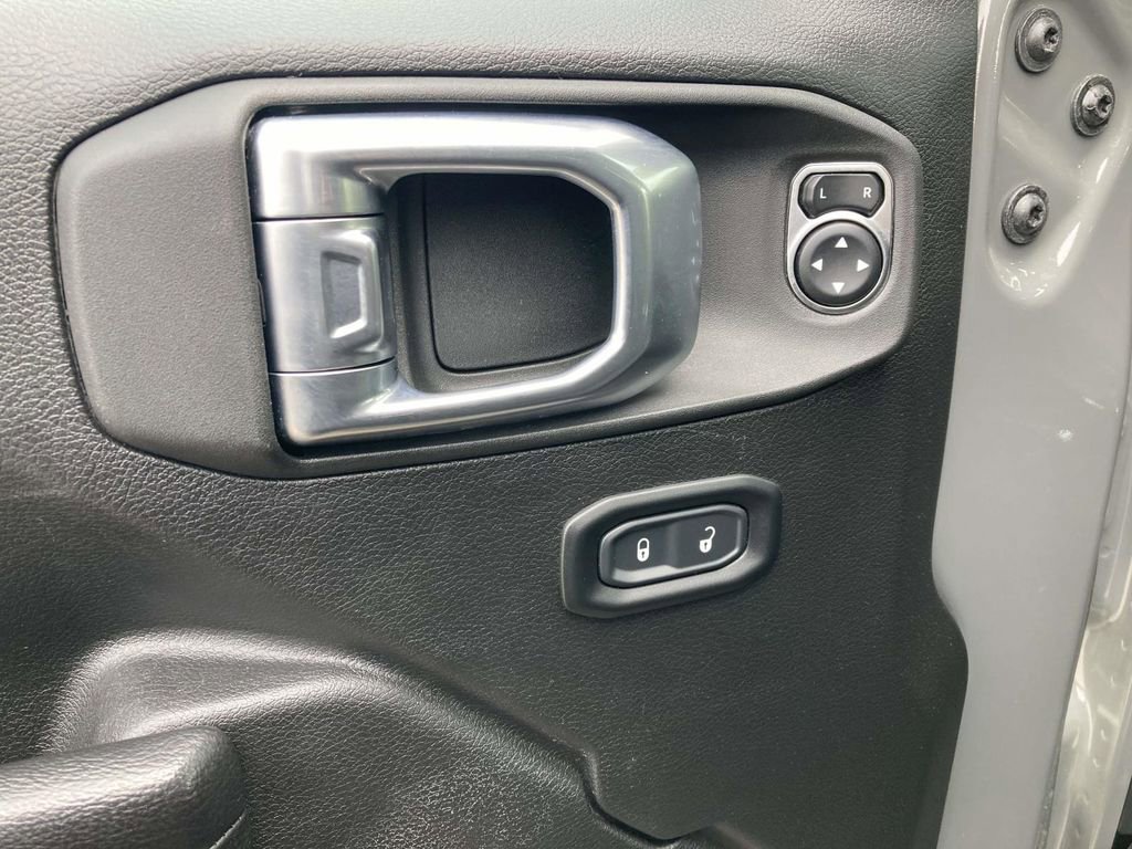 Used 2023 Jeep Wrangler Unlimited Sport image 17