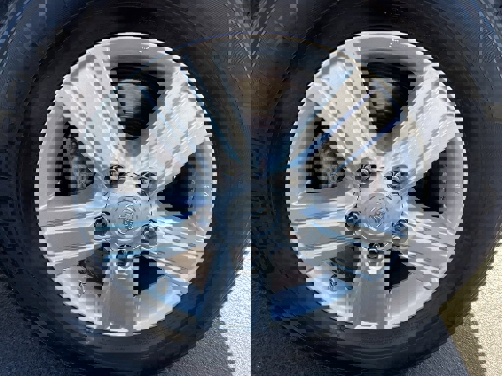 Used 2015 Toyota Land Cruiser image 25