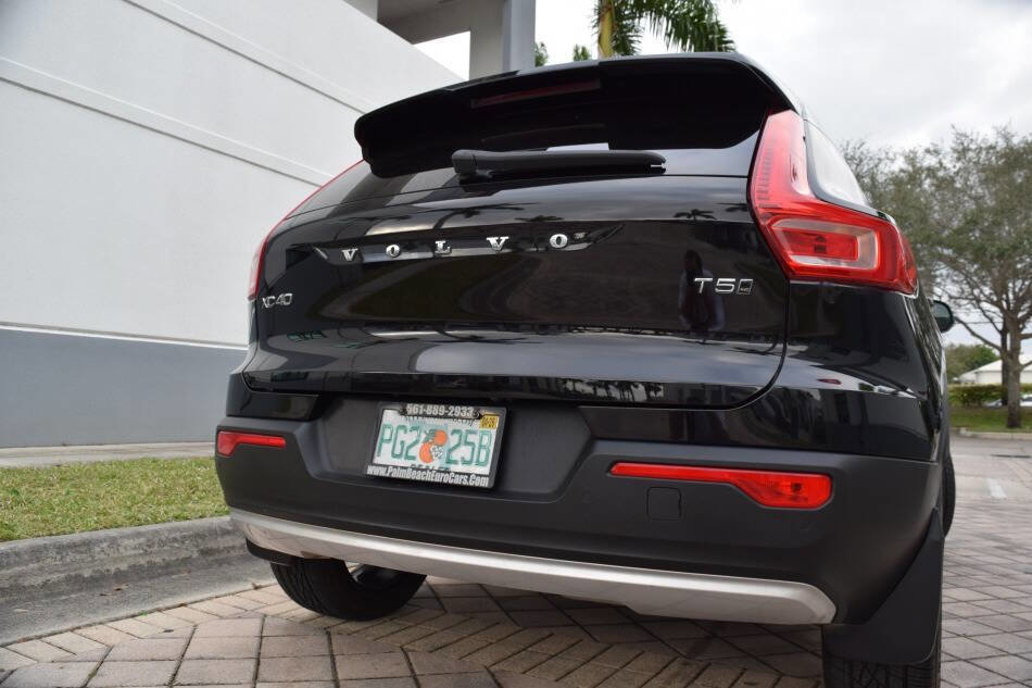 Used 2020 Volvo XC40 T5 Momentum w/ Protection Package Premier image 19