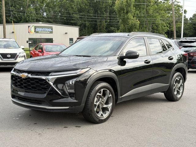 Used 2024 Chevrolet Trax LT FWD image 7