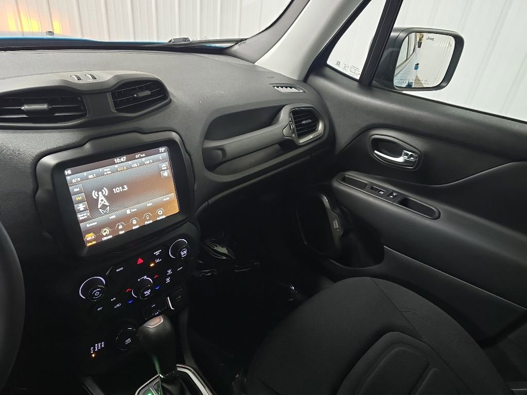 Used 2022 Jeep Renegade Latitude AWD/4WD image 26