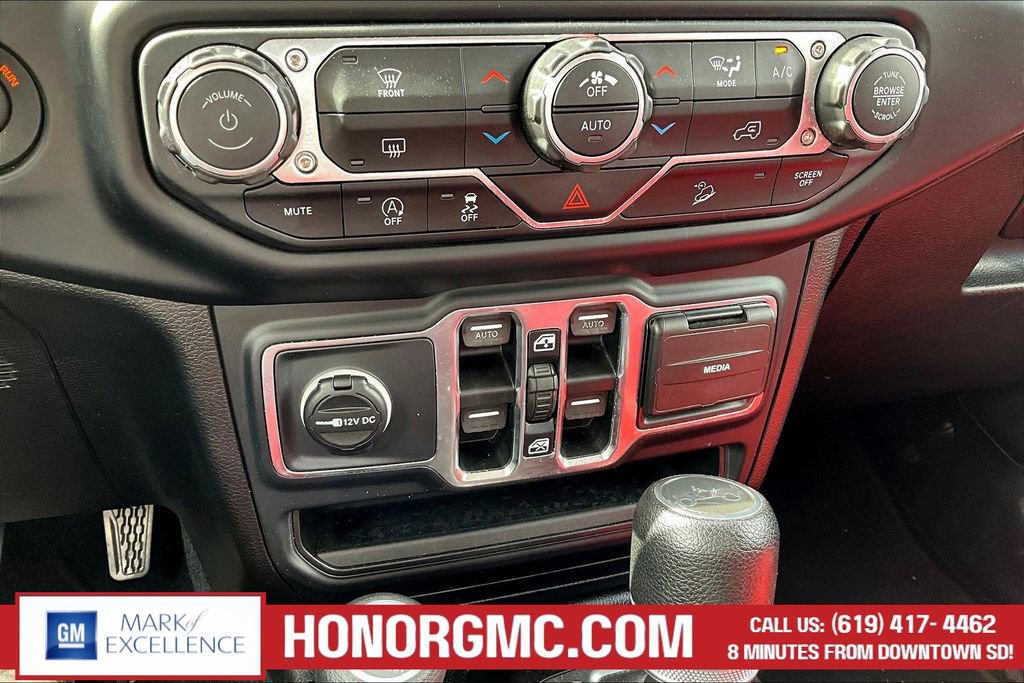 Used 2019 Jeep Wrangler Unlimited Sahara image 15