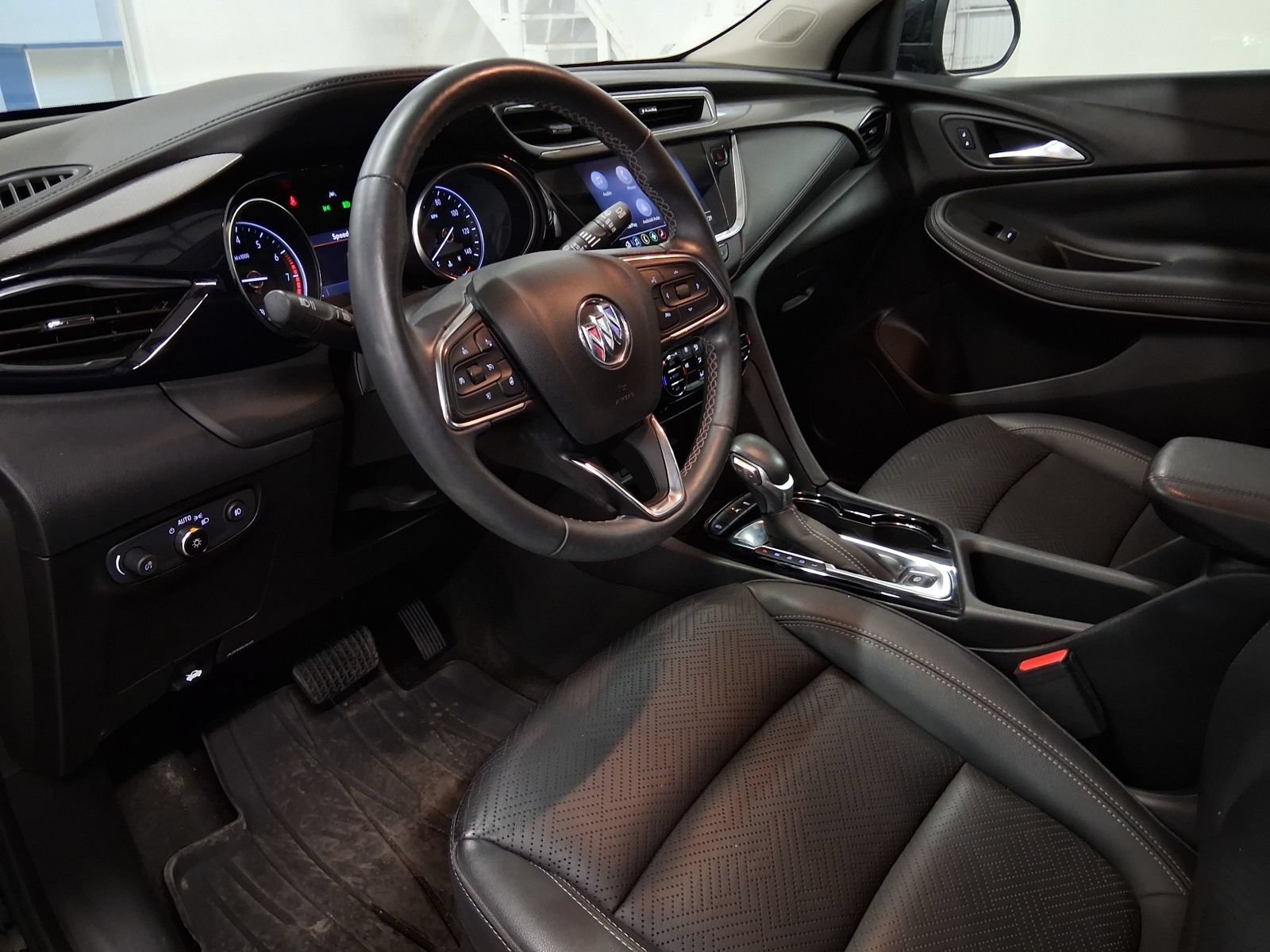 Used 2023 Buick Encore GX Essence w/ Experience Buick Package FWD image 14