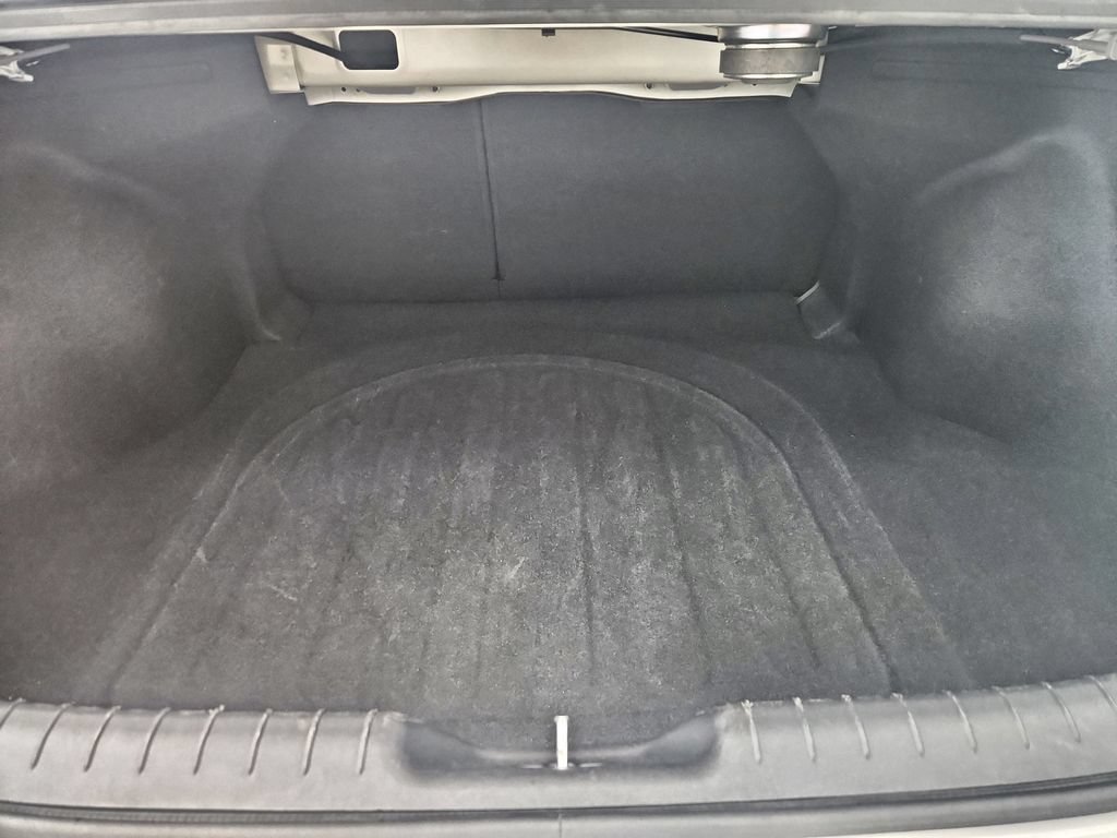 Used 2025 Hyundai Elantra Limited FWD image 35