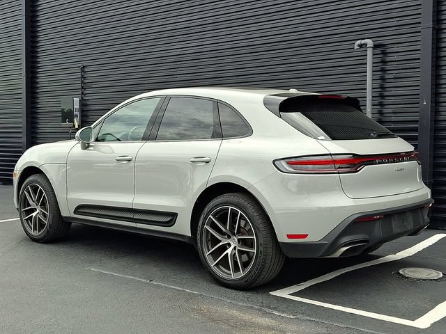 Certified 2024 Porsche Macan AWD/4WD image 3