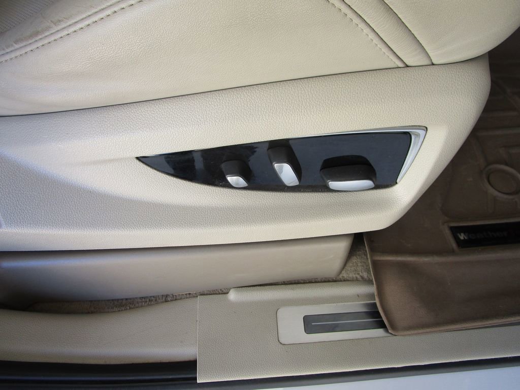 Used 2020 Cadillac Escalade Luxury image 32